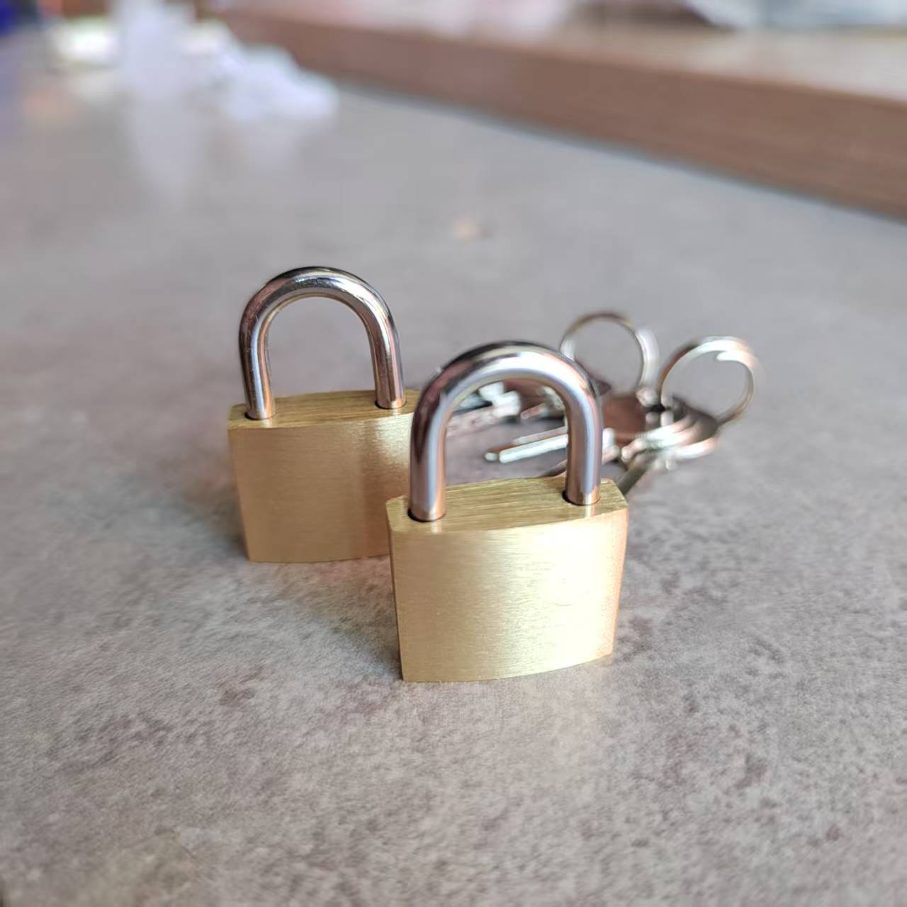 Brass Padlock with Keys, Small - Letter Opener Brass recensie en prijs